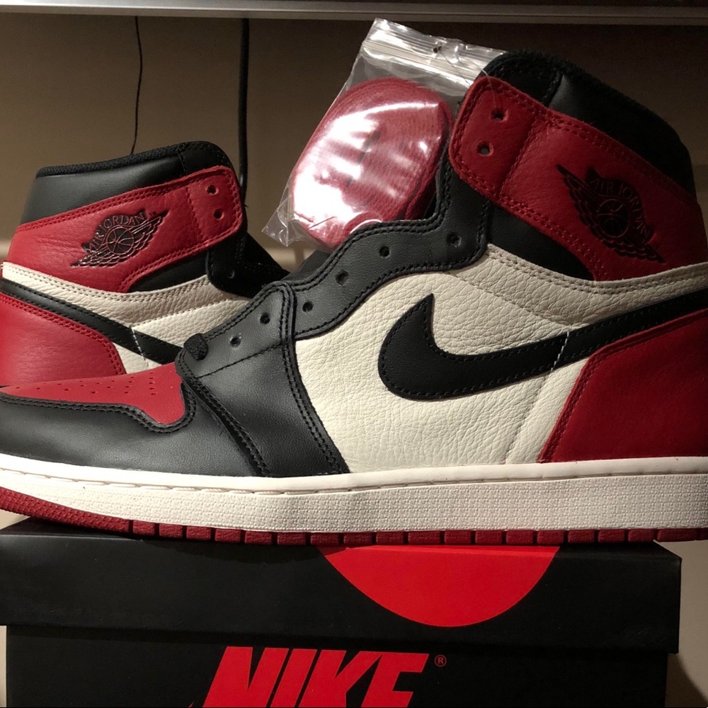 Jordan 1 bred toe - Picture 2 of 3